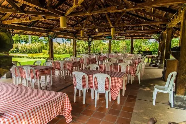 Hotel El Eden Parque Del Cafe - Yerinde Yemek