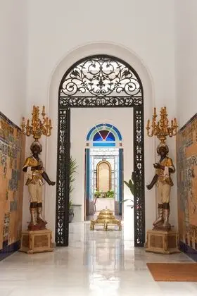 El Escondite de María - Lobi