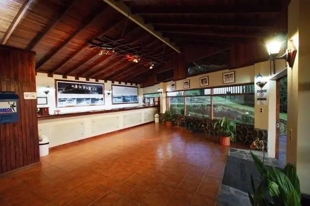 El Establo - Lobi