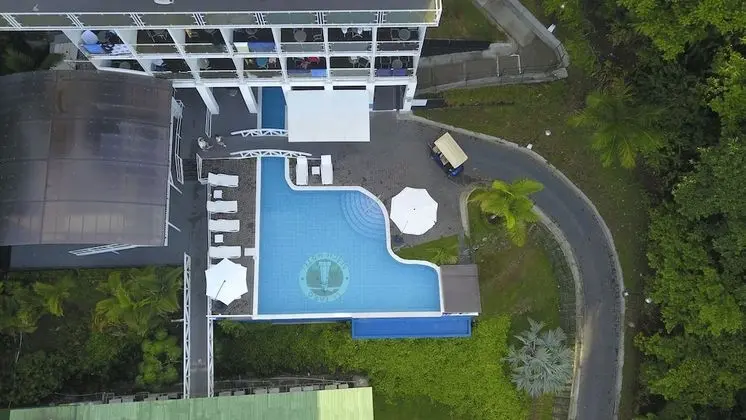 El Faro Containers Beach Hotel - Havuz