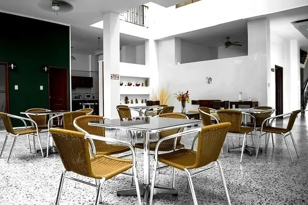 Hotel El Flor Amarillo