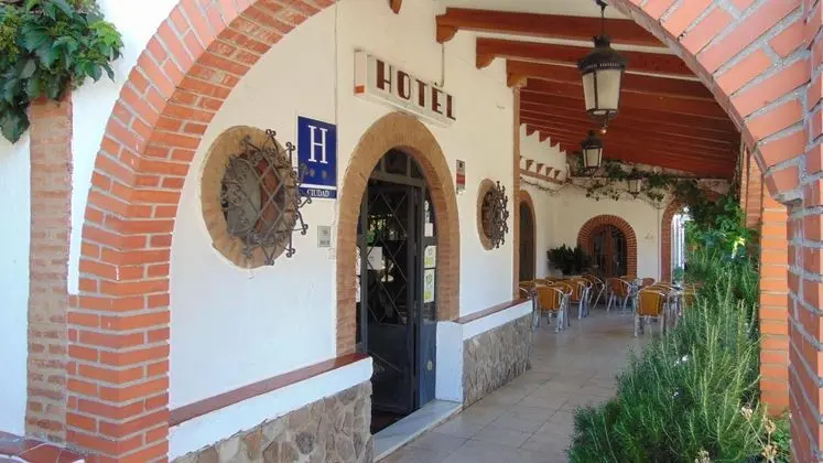 El Meson De Despeñaperros - Dış Mekan