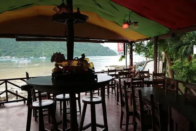 El Nido Corner Pension and Restaurant - Yerinde Yemek