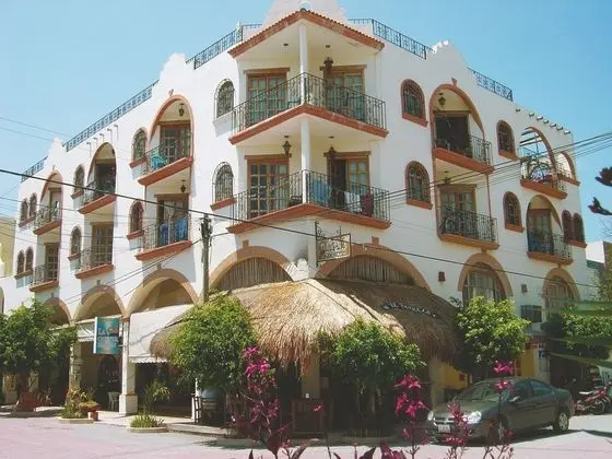 El Patio Hotel & Suites