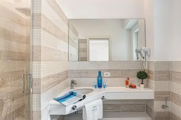 El Royale Suites Sorrento - Blanco - Oda