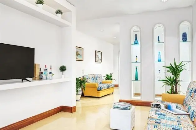 El Royale Suites Sorrento - Gold