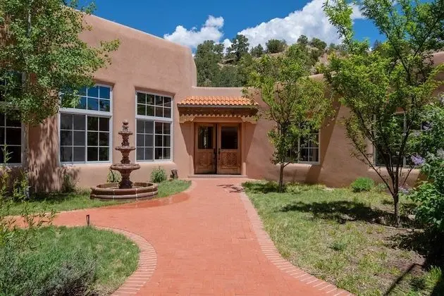 El Torreon - Exclusive Luxury Home, Nestled Next to Water and Trees
