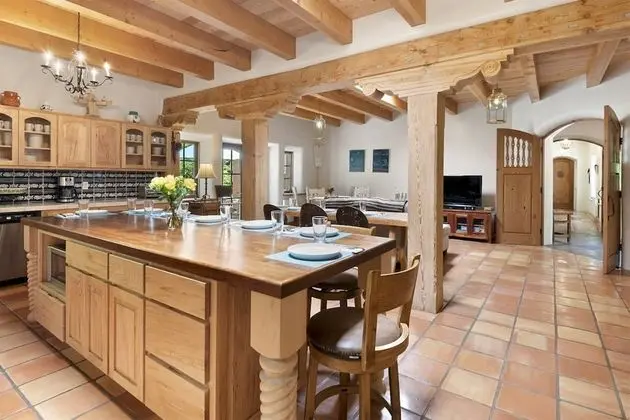 El Torreon - Exclusive Luxury Home, Nestled Next to Water and Trees - Mutfak