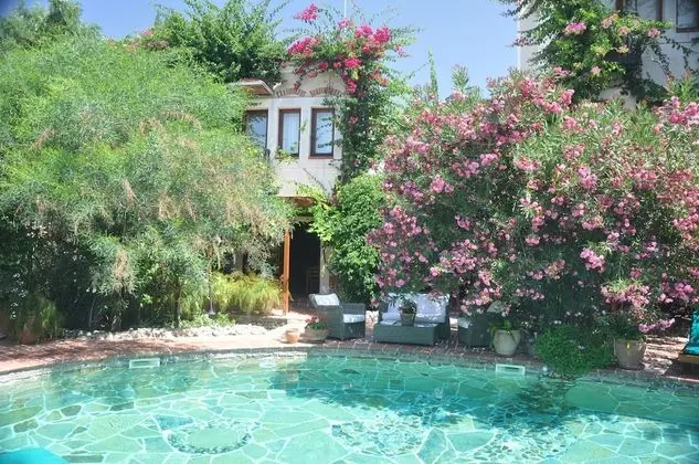 El Vino Hotel Suites