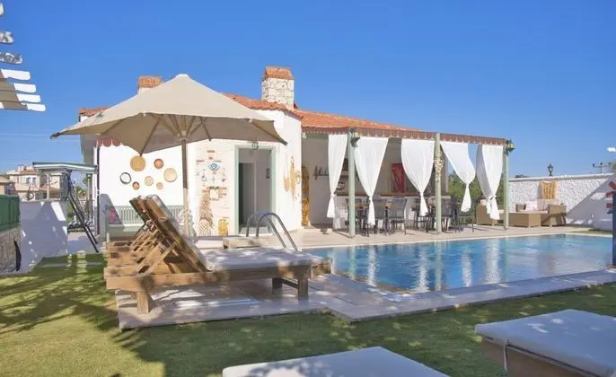 Elda Alaçatı Butik Otel - Açık Havuz