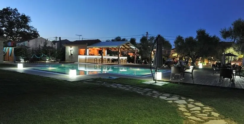 Eleas Gi - Dış Mekan