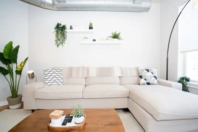 Elegance & Elevation: Mile High Condo in Highland - Oda Düzeni