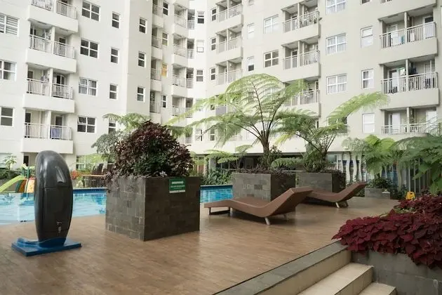 Elegant 1BR Parahyangan Residence Apartment With Mountain View - Dış Mekan