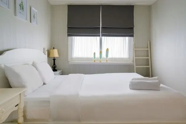 Elegant 1BR Parahyangan Residence Apartment With Mountain View - Oda
