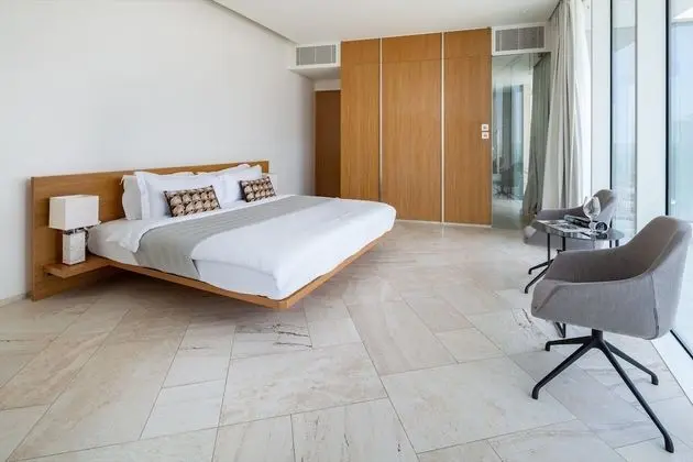 Elegant 2BR Apartment in The Five w/ Private Pool - İç Mekan