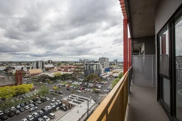 Elegant 2br@footscray Station