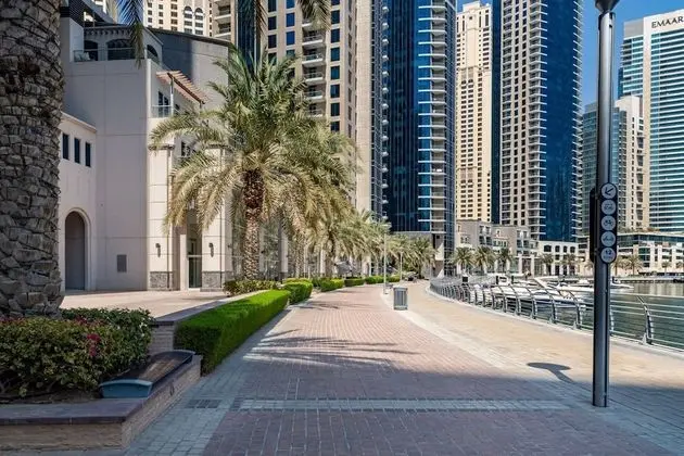 Elegant 2BR With Magnificent Marina Views! - İç Mekan