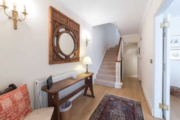 Elegant 3 Bedroom Home Located in South Kensington - Oda Düzeni