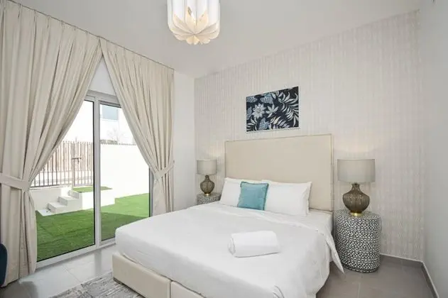 Elegant 3 BR Dubai South - Oda