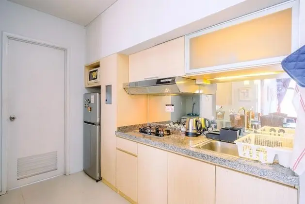 Elegant 3BR + 1 Apartment with Private Lift & 80 mbps internet at The Lavande Residence - Mutfak