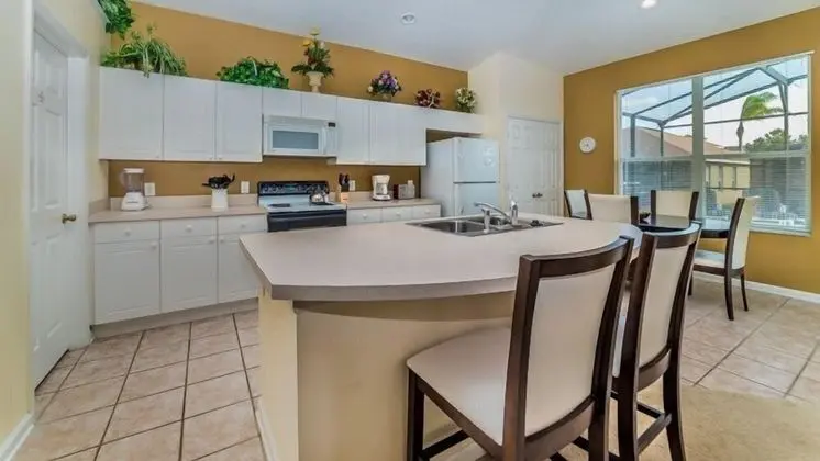 Elegant 4 Bedroom Villa With South Facing Pool in Kissimmee Resort - Mutfak