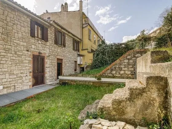 Elegant Apartment in Buonalbergo near Town Center