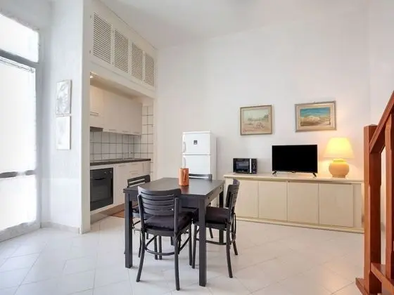 Elegant Apartment in San Vincenzo With a Sea-view - Yerinde Yemek
