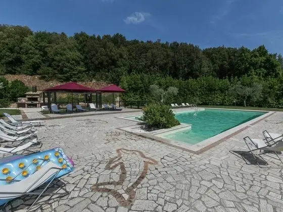 Elegant Apartment With Swimming Pool 1 Hour From Rome