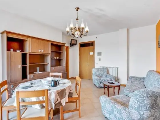 Elegant Apartment With Swimming Pool and gym on Lake Trasimeno