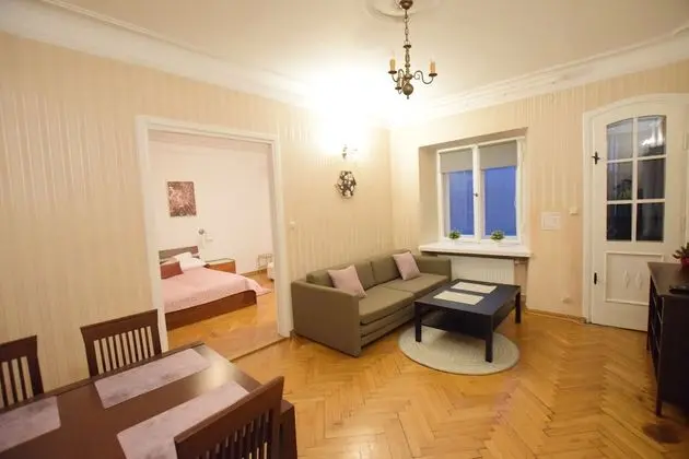 Elegant Apartment Universitas