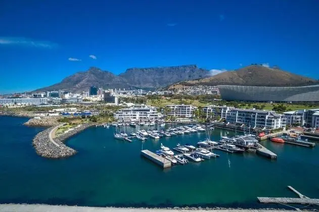 Elegant Apartment at the Waterclub Amani Views