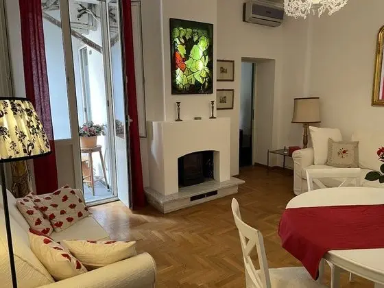 Elegant Apt-typical Roman Palazzina Pz Alessandria