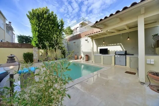 Elegant Villa by B&E - Havuz