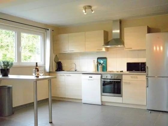 Elegant Child Friendly Villa in Berismenil near Forest - Mutfak