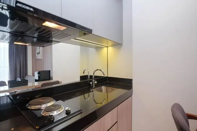 Elegant And Comfort 1Br At Ciputra World 2 Apartment - Mutfak