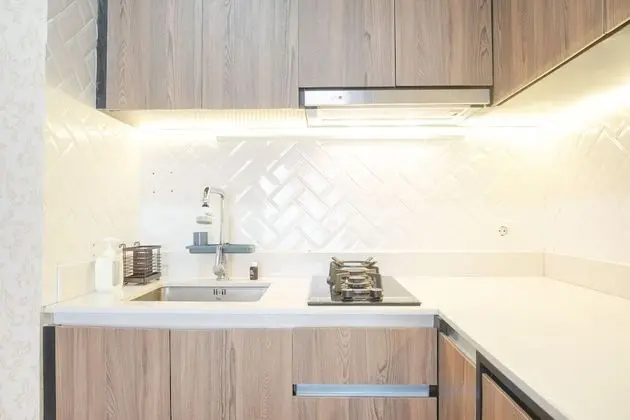 Elegant And Comfort Stay 1Br At Gold Coast Apartment - Mutfak