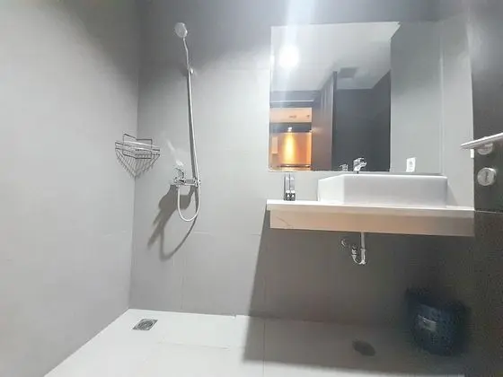 Elegant And Comfortable Studio Patraland Amarta Apartment - Banyo Tipleri