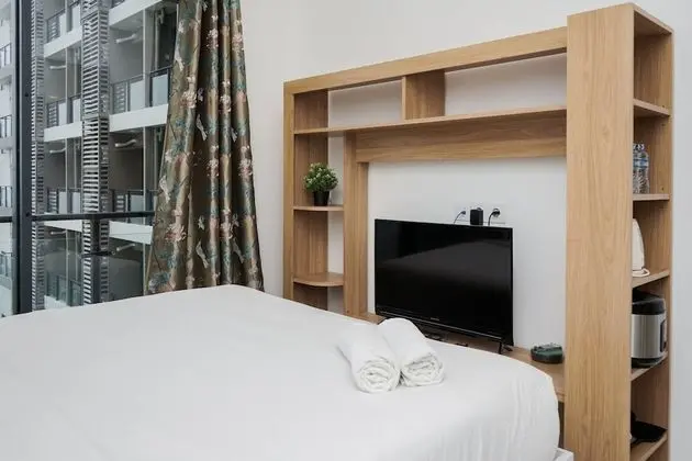 Elegant And Comfortable Studio Sky House Bsd Apartment - Oda