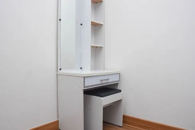 Elegant and Comfy Studio at Bassura City Apartment - İç Mekan