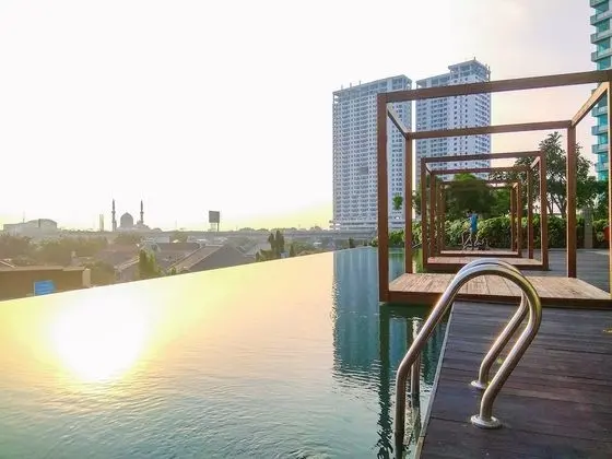 Elegant And Comfy Studio At Grand Kamala Lagoon Apartment