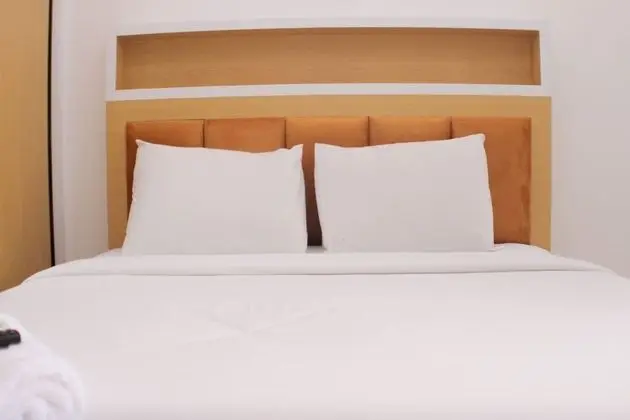 Elegant And Comfy Studio At Sayana Apartment