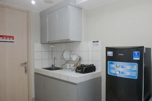 Elegant and Comfy Studio at Springlake Summarecon Apartment - Mutfak