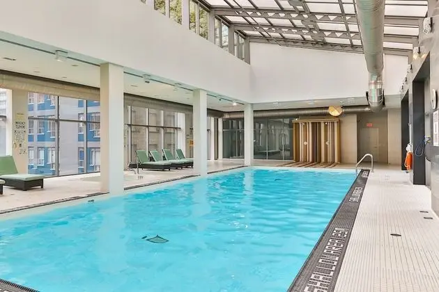 elegant condo with panoramic views - Havuz