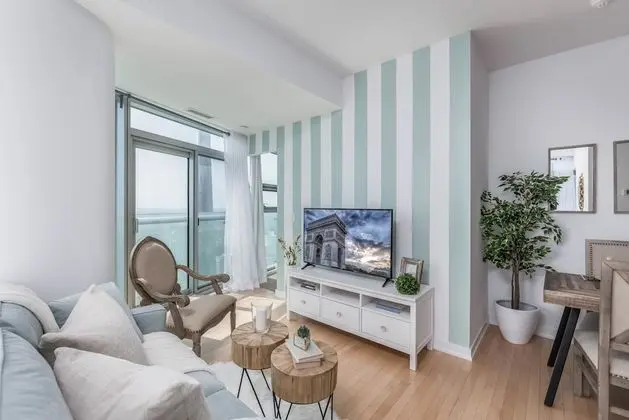 Elegant condo with stunning lake & views - İç Mekan