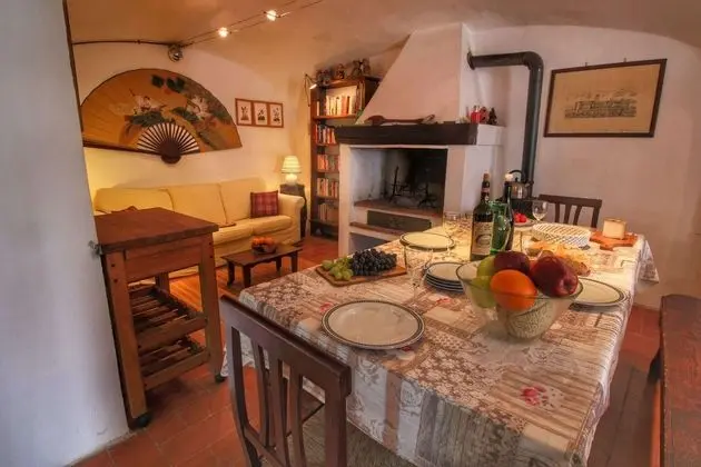 Elegant Cottage in Tuscany With Lake View and Private Garden - Yerinde Yemek