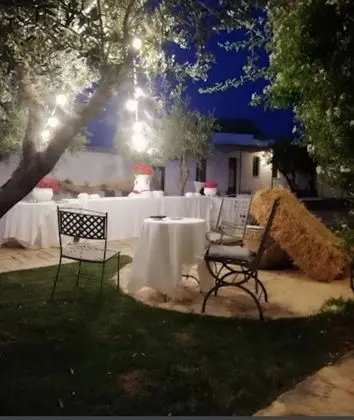 Elegant Double Room in Ancient Masseria Near the sea in a Quiet Olive Trees - Yerinde Yemek