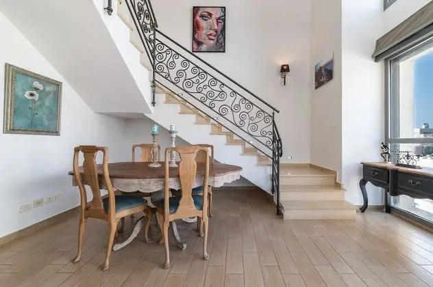 Elegant Duplex near Rothschild by FeelHome - Öne Çıkan Resim