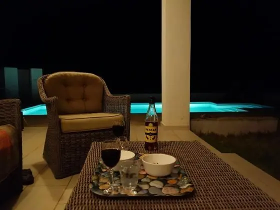 Elegant Villa in Evangelismos with Pool & Garden near Sea Beach - Havuz