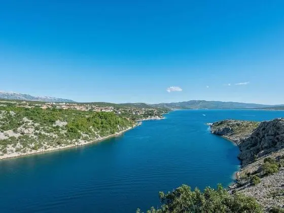 Elegant Holiday Home in Maslenica with Hot Tub