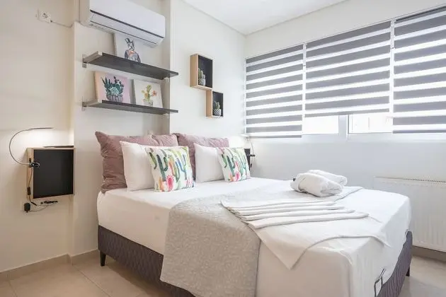 Elegant Home with Balcony by CloudKeys - Oda